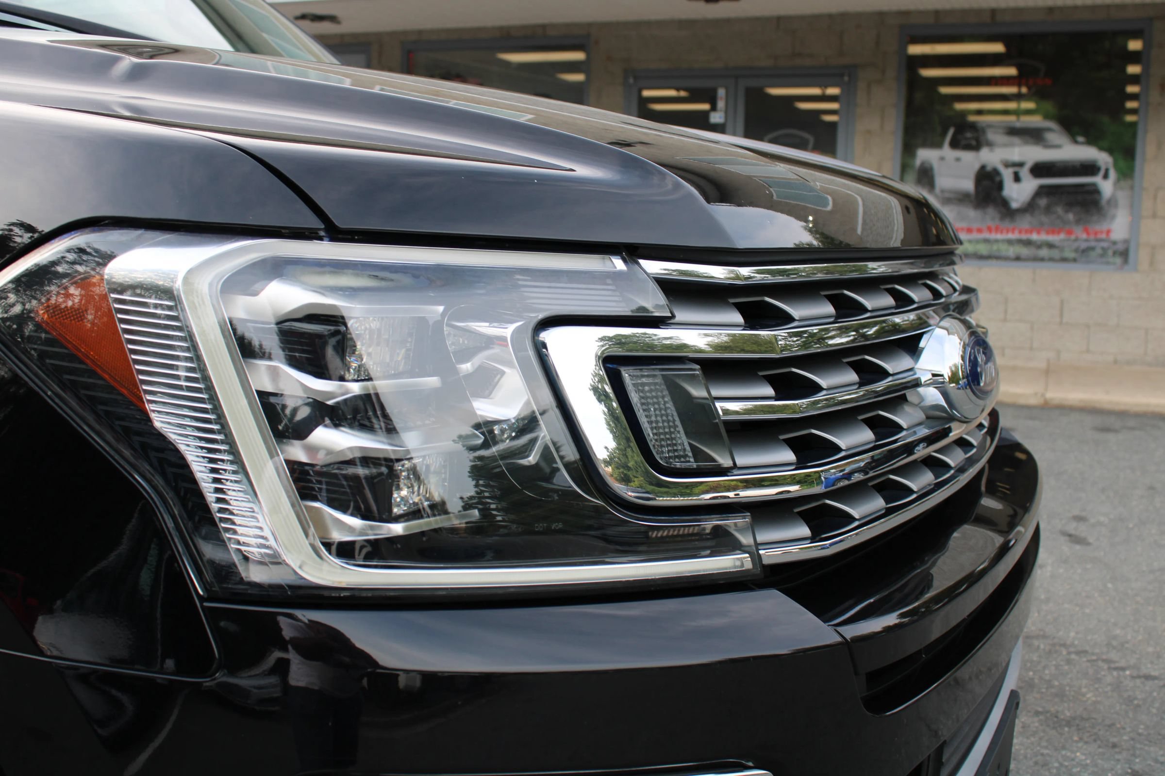 Used 2019 Ford Expedition Max Limited w/ Equipment Group 302A AWD/4WD image 30
