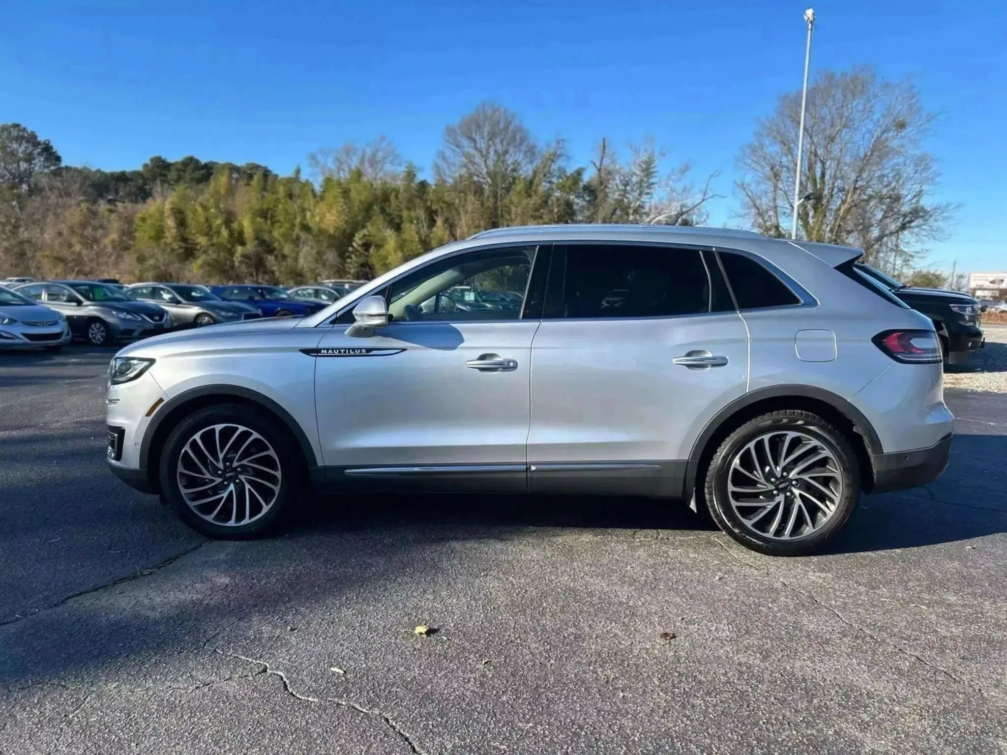 Used 2019 Lincoln Nautilus Reserve FWD image 11