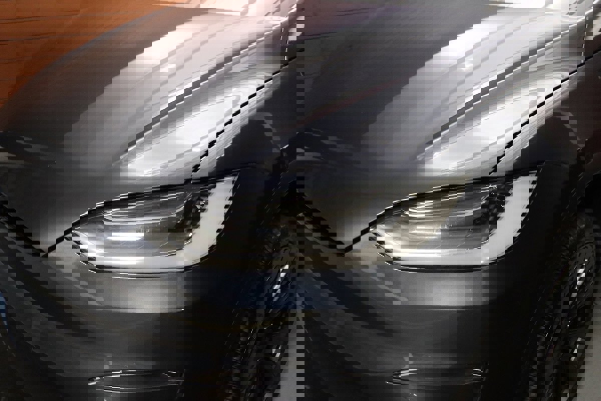 Used 2022 Tesla Model X image 4