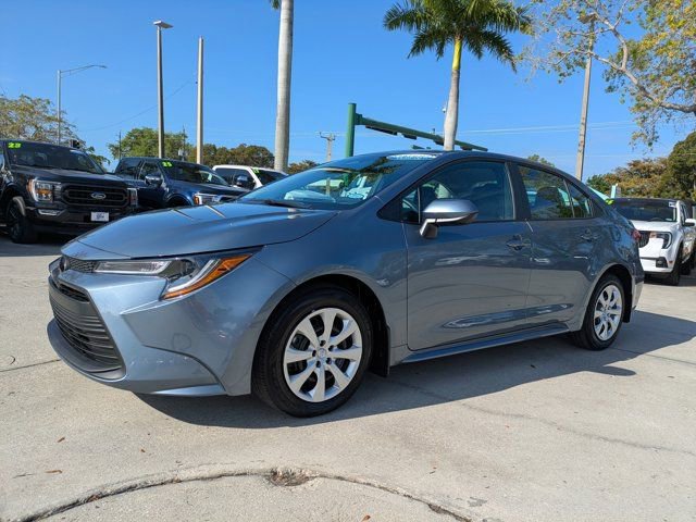 Used 2026 Toyota Corolla LE image 3