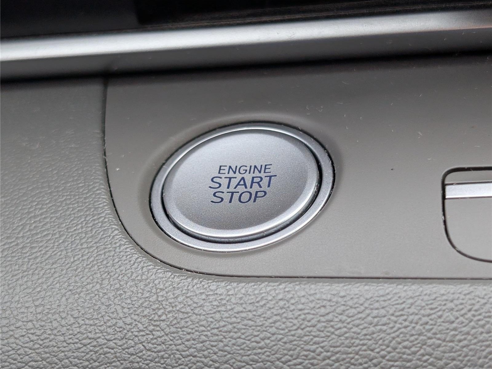 Used 2023 Hyundai Elantra SEL w/ Convenience Package FWD image 21