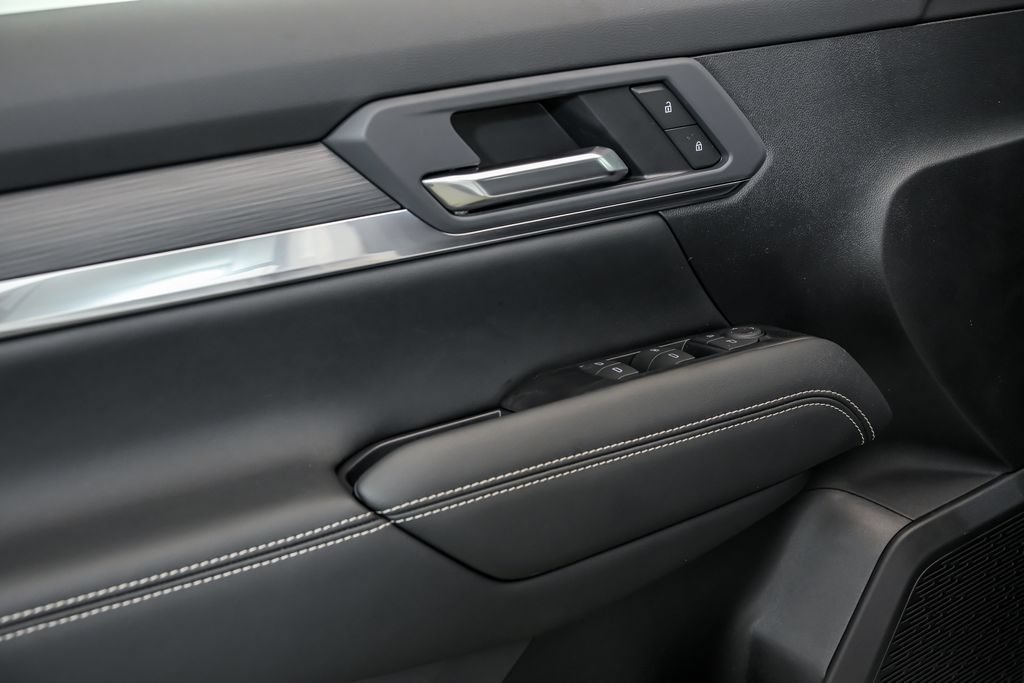 New 2027 GMC Terrain Elevation w/ LPO, Floor Liner Package AWD/4WD image 5