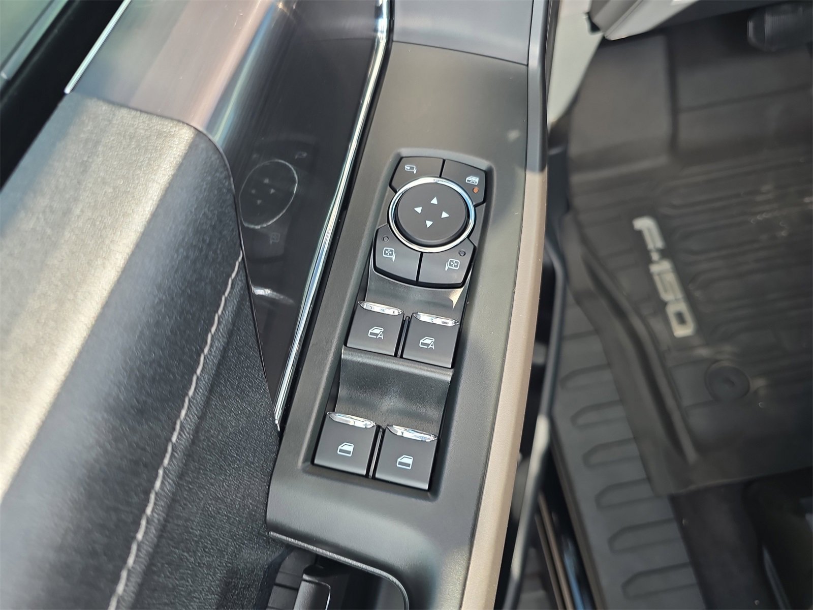 New 2025 Ford F150 Lariat w/ Equipment Group 501A Mid image 13