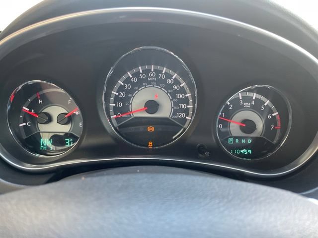 Used 2011 Chrysler 200 Touring FWD image 26