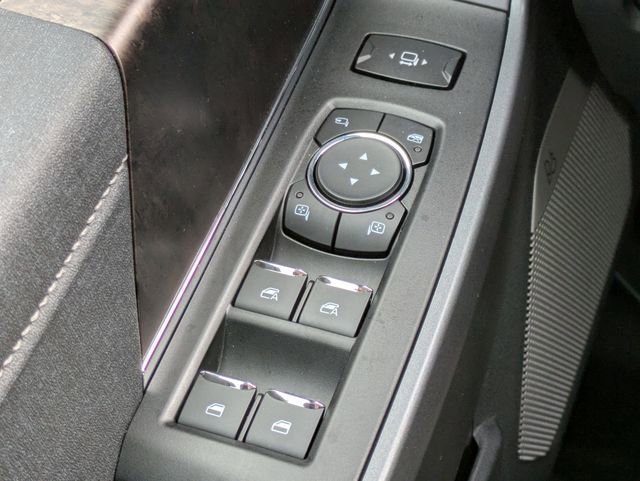 New 2026 Ford F250 Lariat w/ Black Appearance Package image 25