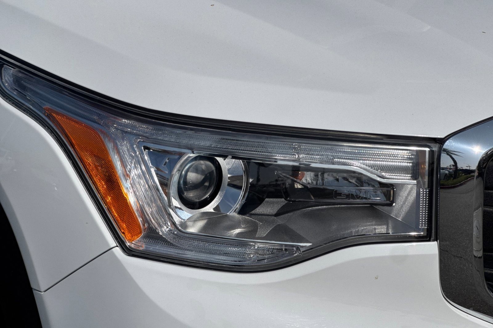 Used 2019 GMC Acadia SLE FWD image 10