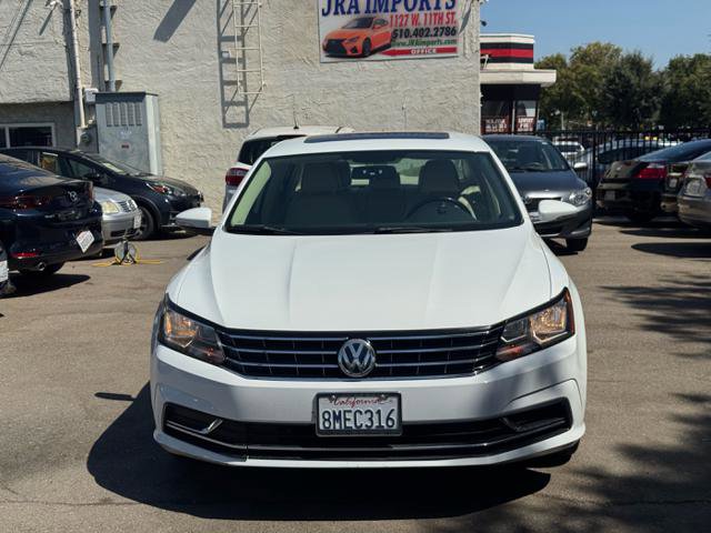 Used 2017 Volkswagen Passat 1.8T SE FWD image 2
