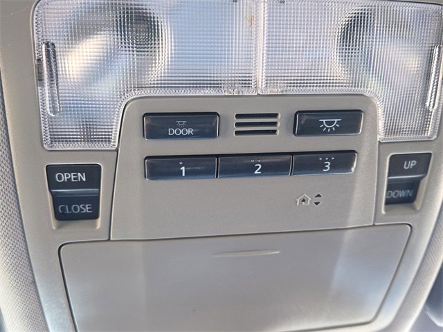 Used 2018 Toyota Highlander SE image 27