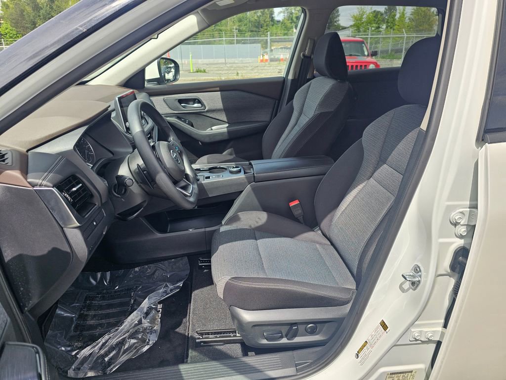 Used 2021 Nissan Rogue SV AWD/4WD image 18