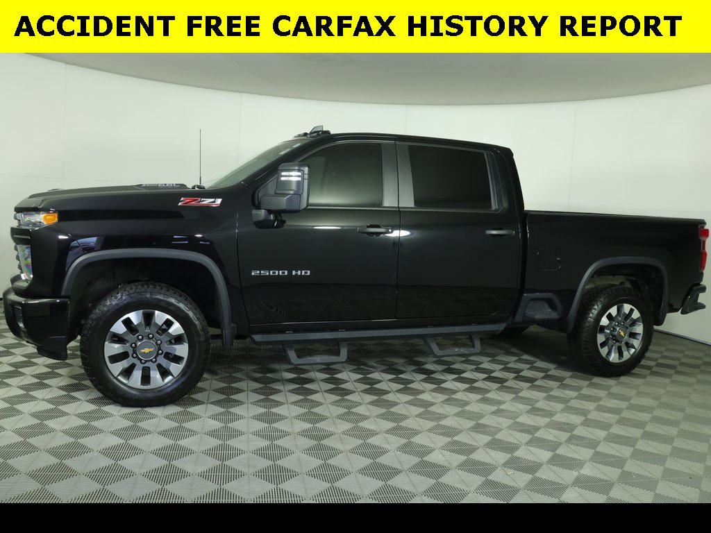 Used 2024 Chevrolet Silverado 2500 Custom w/ Custom Value Package image 4