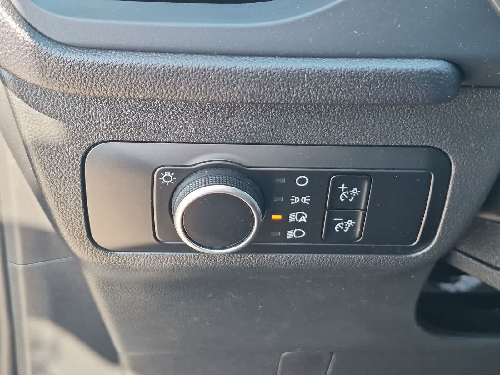 Used 2025 Ford Escape Active AWD/4WD image 17