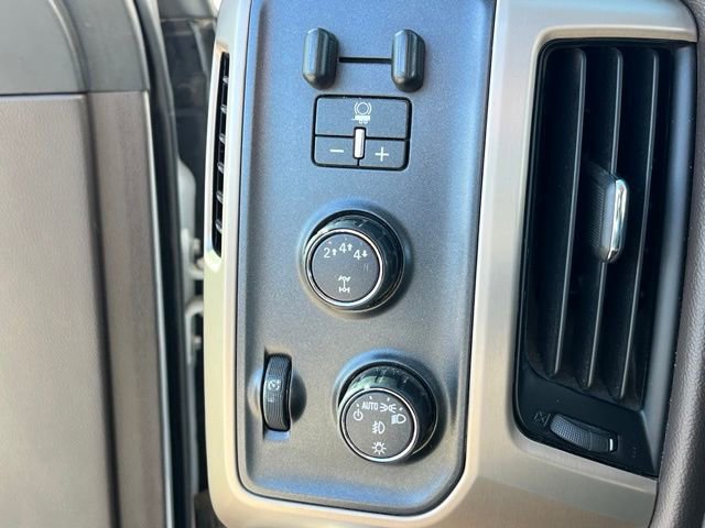 Used 2017 GMC Sierra 2500 Denali w/ Duramax Plus Package AWD/4WD image 19