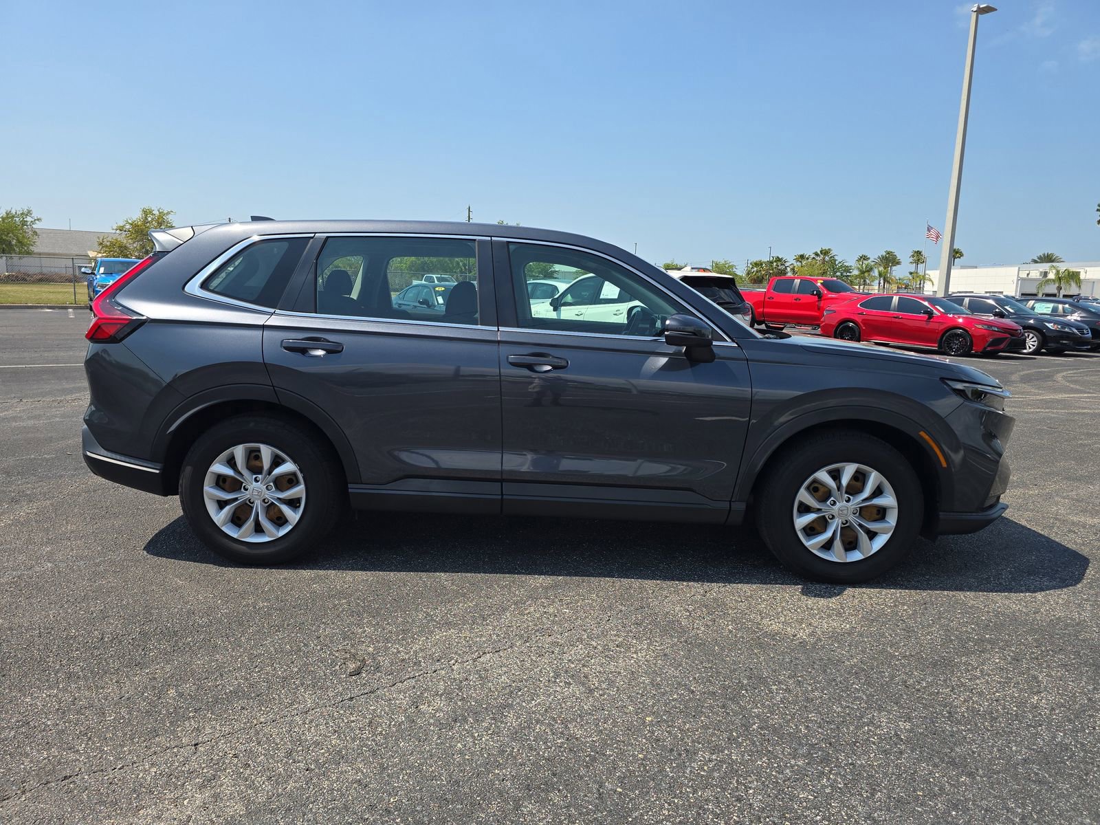 Used 2023 Honda CR-V LX image 3