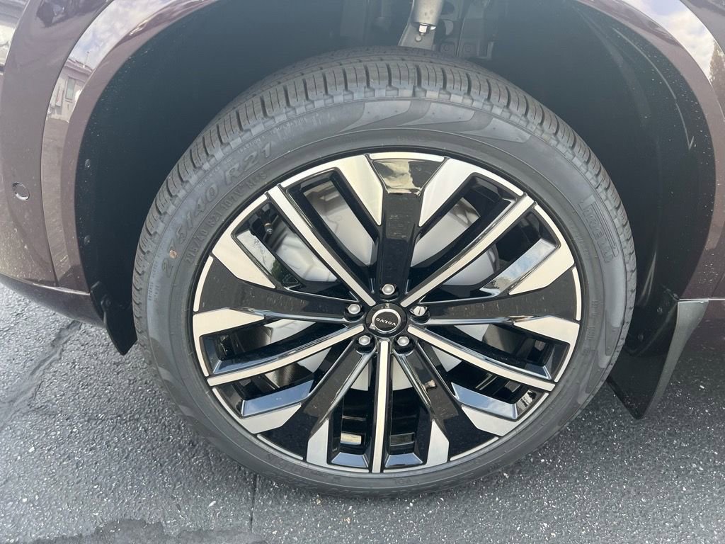 New 2026 Volvo XC90 B5 Plus w/ Protection Package Premier AWD/4WD image 9