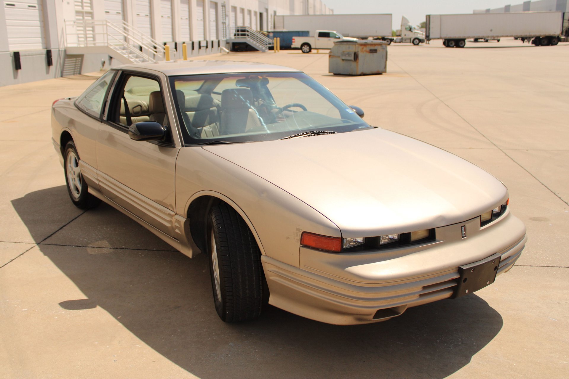 Used 1997 Oldsmobile Cutlass Supreme SL FWD image 20