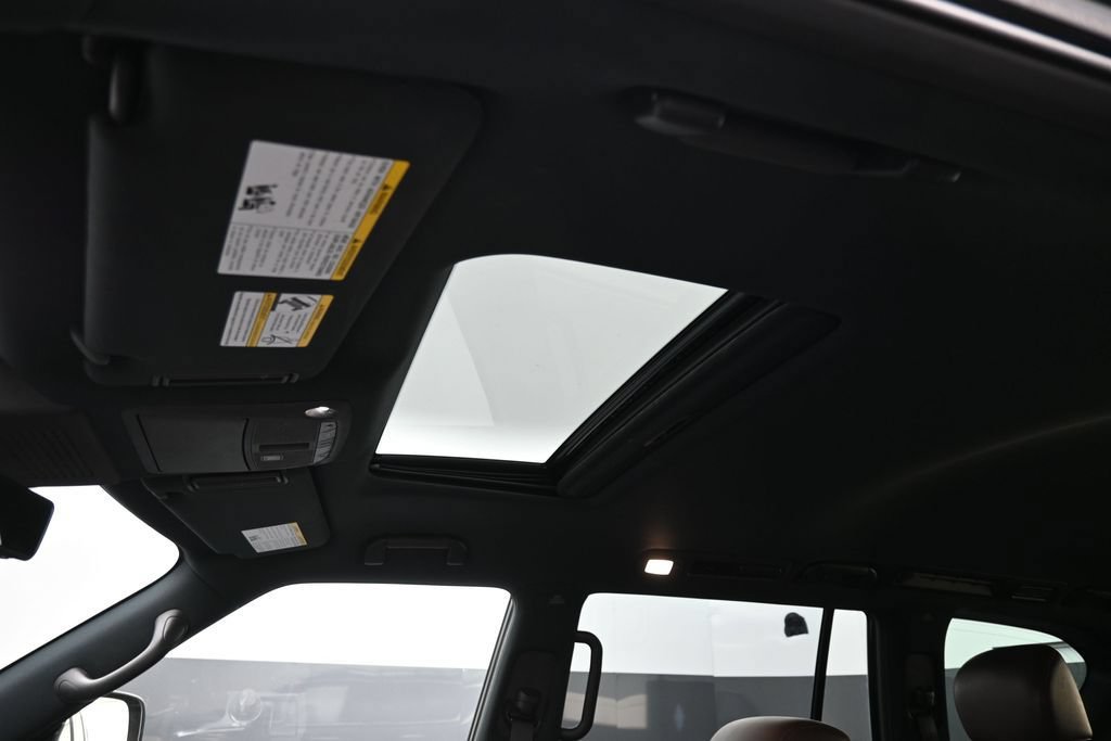 Used 2019 Nissan Armada Platinum w/ Captain's Chairs Package AWD/4WD image 55