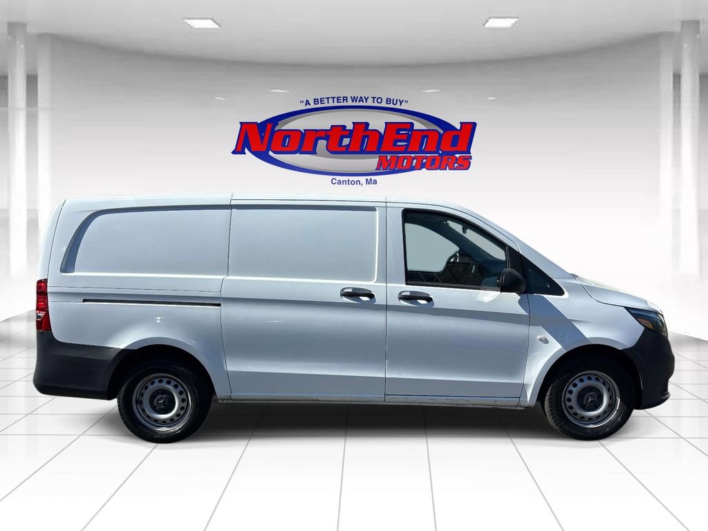Used 2021 Mercedes-Benz Metris image 2