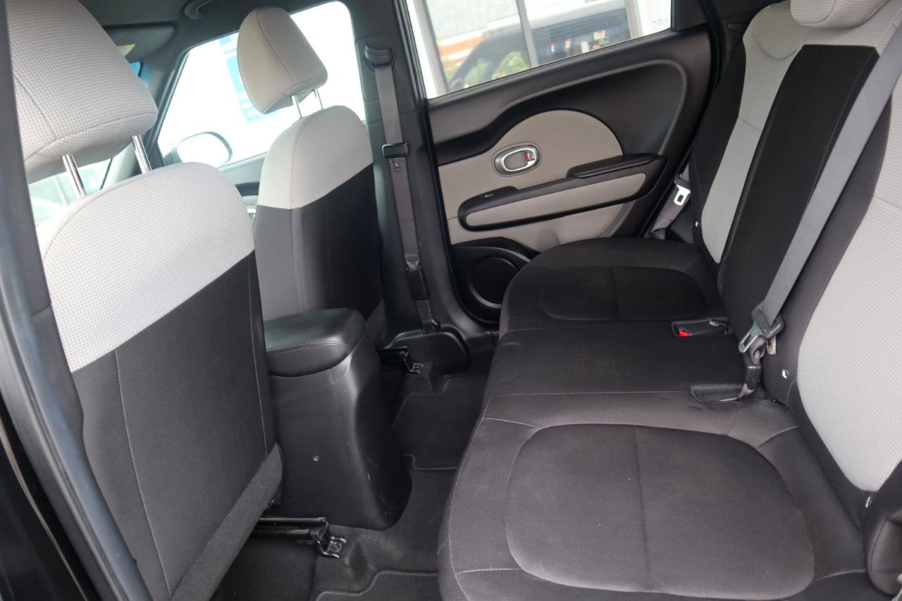 Used 2018 Kia Soul FWD image 44