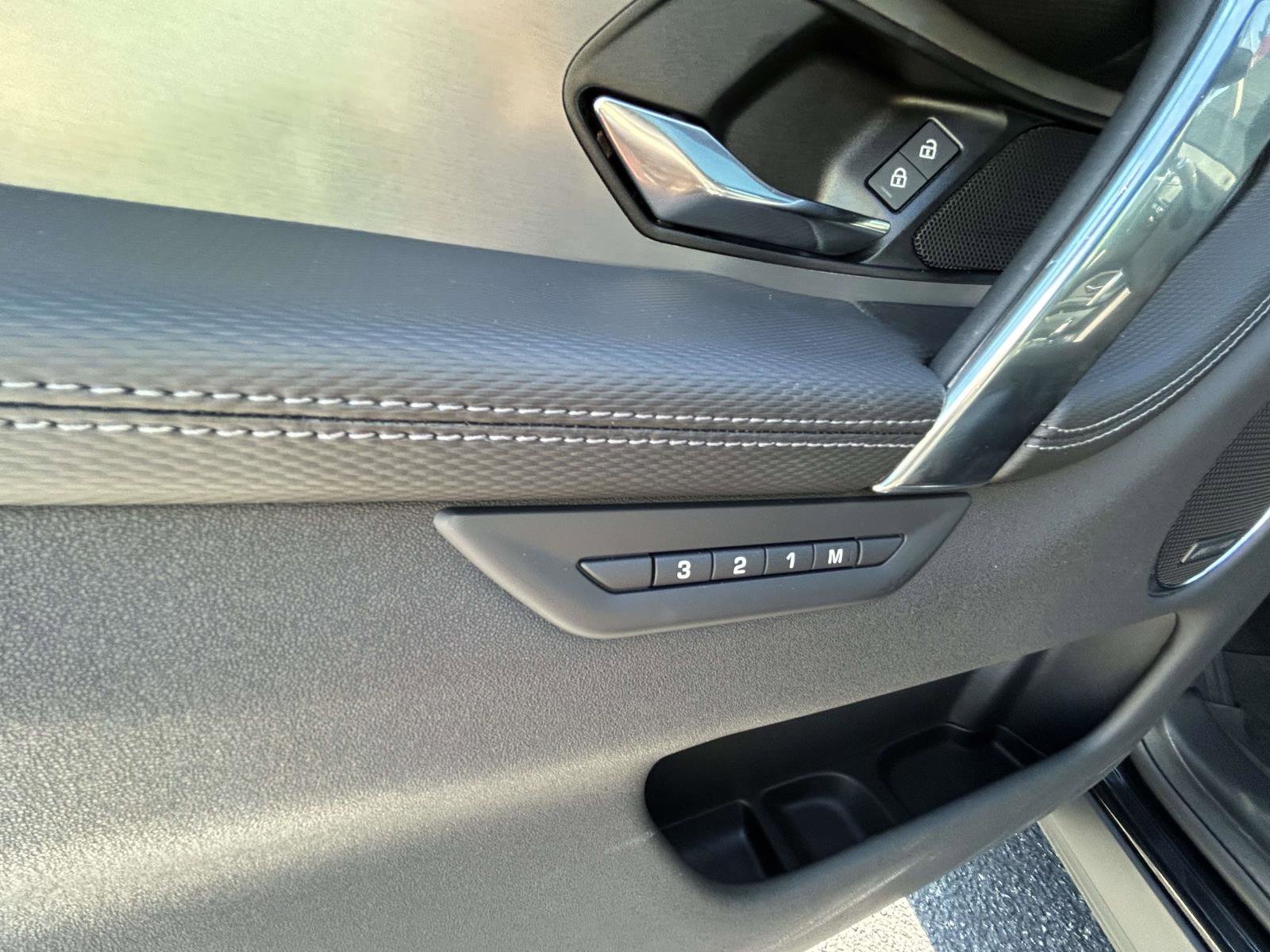 Used 2025 Land Rover Discovery Sport Dynamic SE image 21