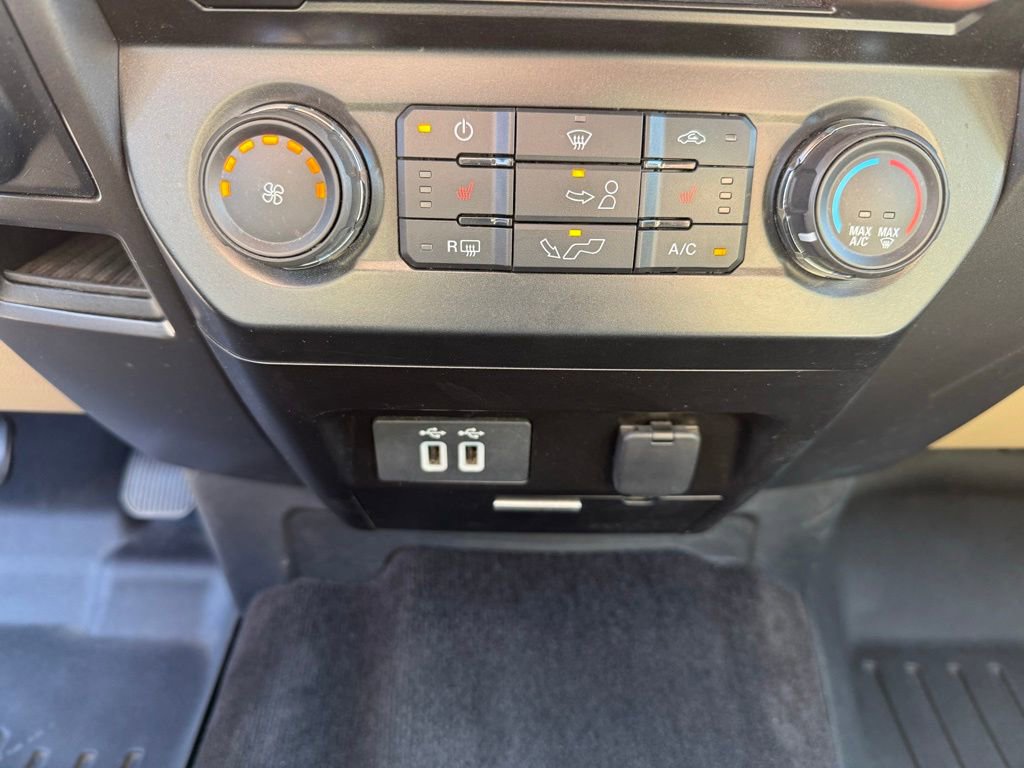 Used 2017 Ford F150 XLT w/ Equipment Group 302A Luxury AWD/4WD image 19
