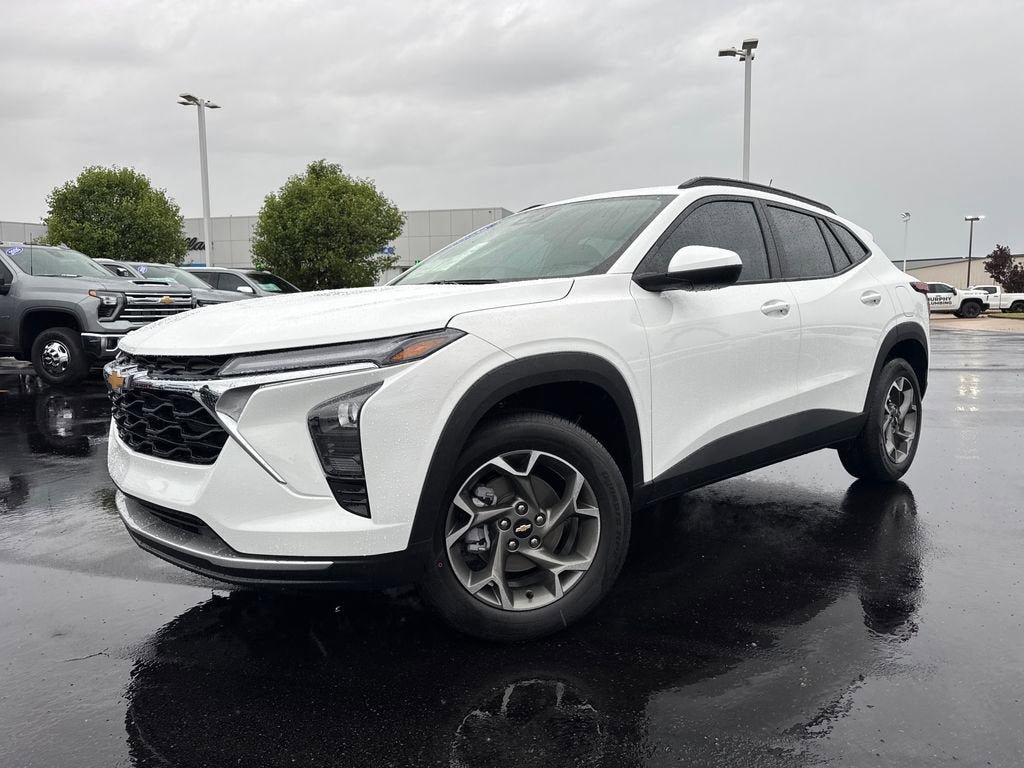 New 2026 Chevrolet Trax LT w/ LT Convenience Package FWD image 1