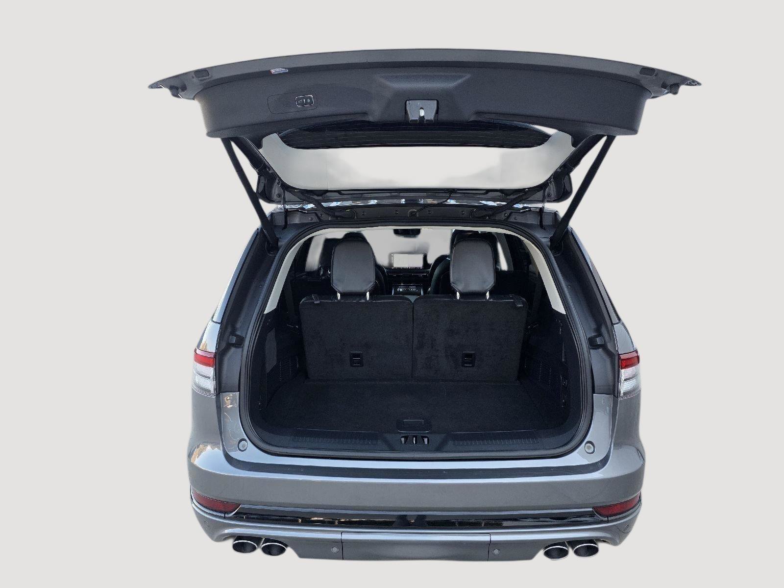 Used 2025 Lincoln Aviator Reserve w/ Equipment Group 201A image 9