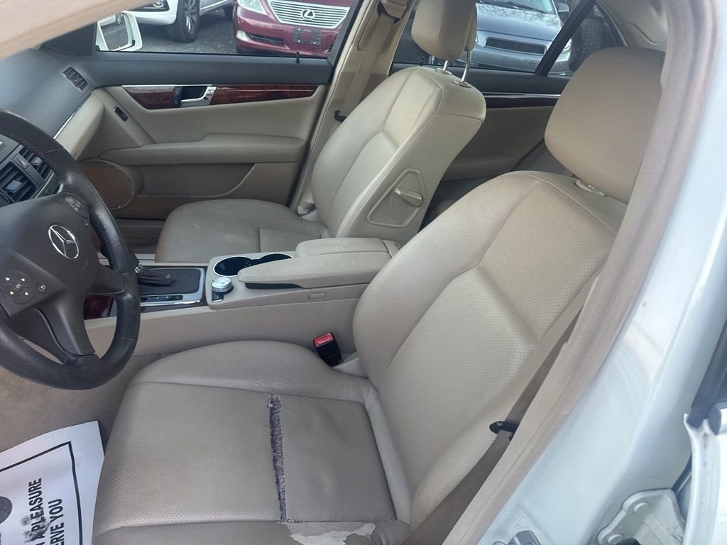 Used 2011 Mercedes-Benz C 300 4MATIC Sedan image 34