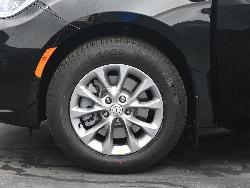 New 2026 Chrysler Pacifica Select image 30