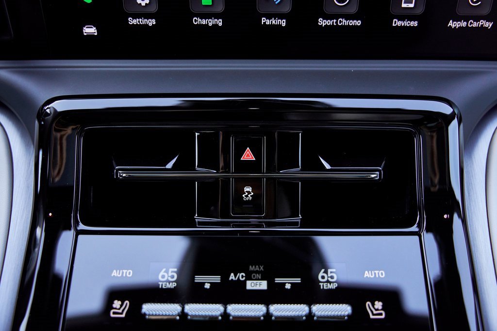 Used 2025 Porsche Panamera 4 w/ Premium Package image 75