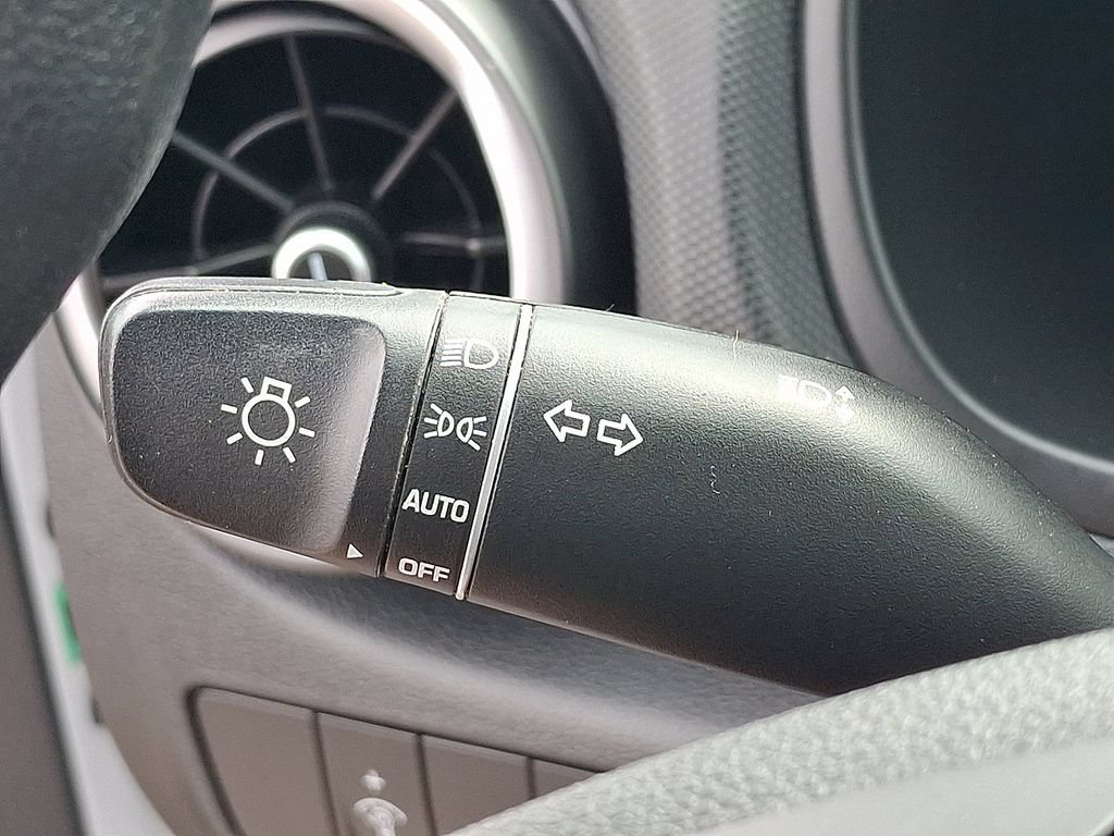 Used 2023 Hyundai Kona SEL AWD/4WD image 23