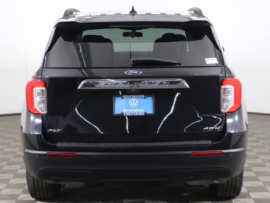 Used 2023 Ford Explorer XLT AWD/4WD image 11