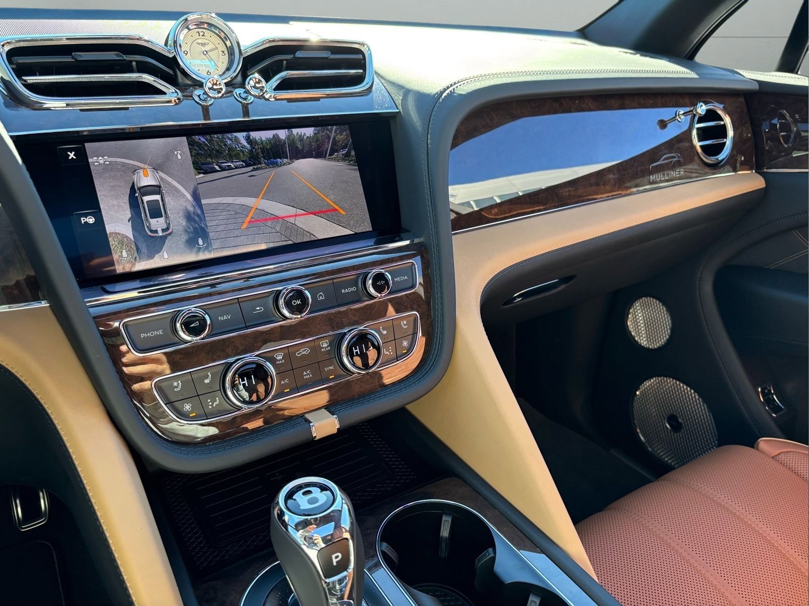 New 2025 Bentley Bentayga Extended Wheelbase image 53