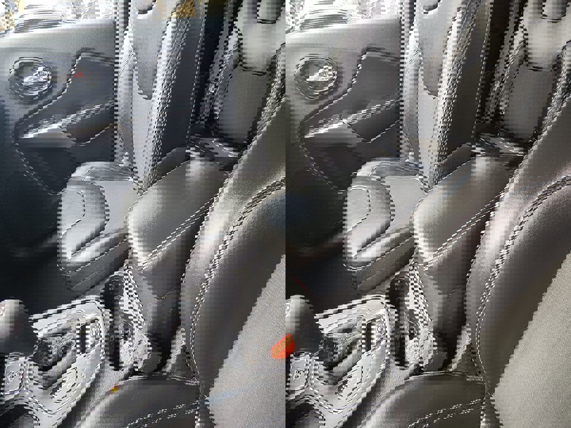 Certified 2019 Jeep Cherokee Latitude Plus image 21