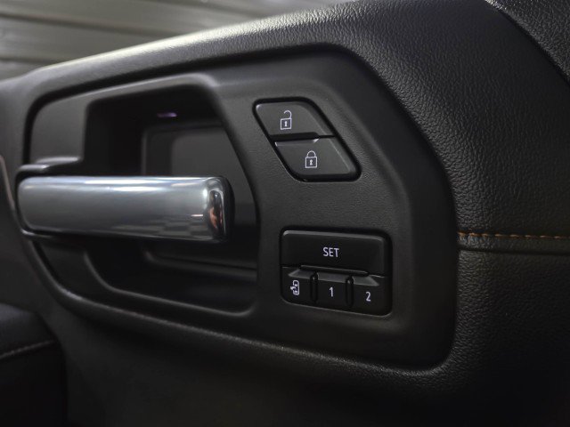 Used 2023 GMC Sierra 3500 AT4 w/ Gooseneck/5TH Wheel Package image 35