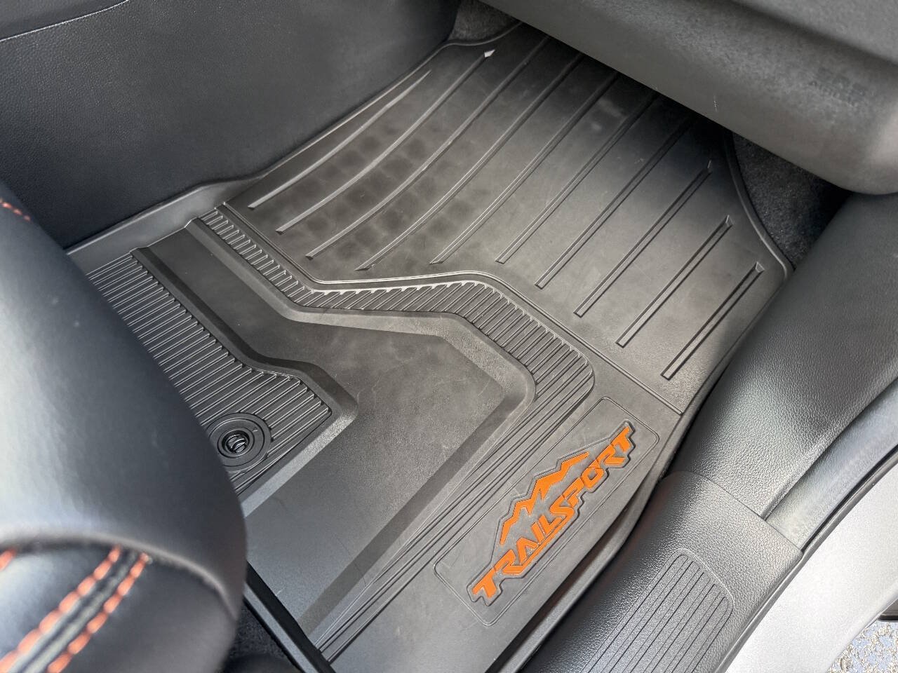 Used 2025 Honda Pilot TrailSport image 35