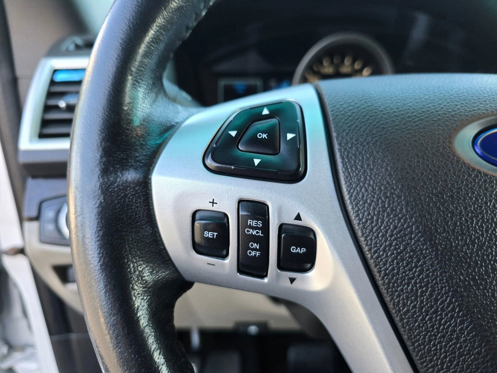 Used 2013 Ford Explorer Limited image 24