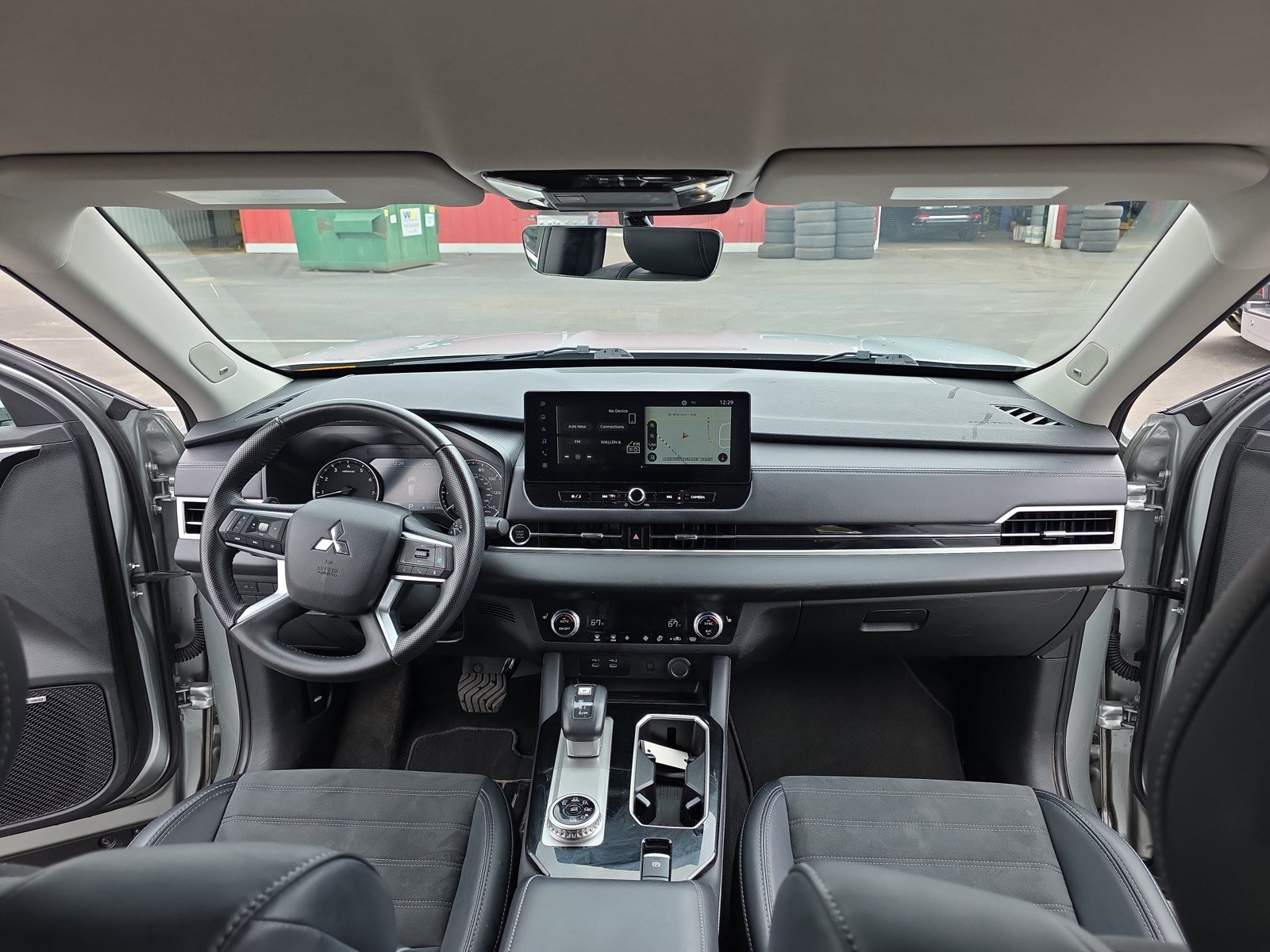 Used 2025 Mitsubishi Outlander SE AWD/4WD image 27