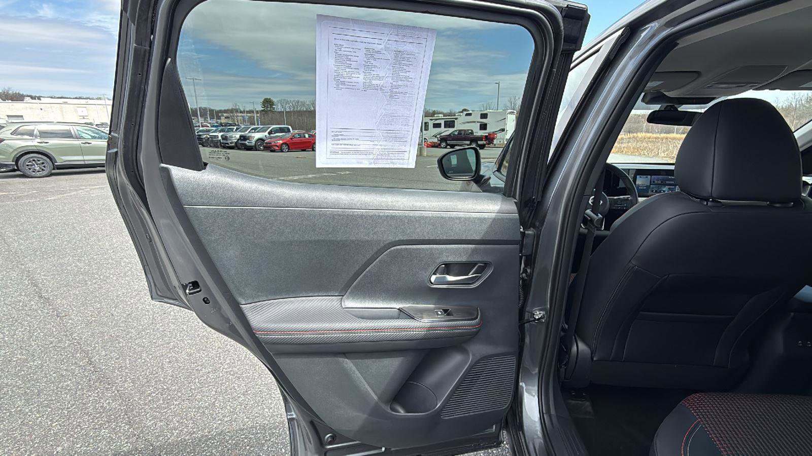 Used 2025 Nissan Kicks SR image 21