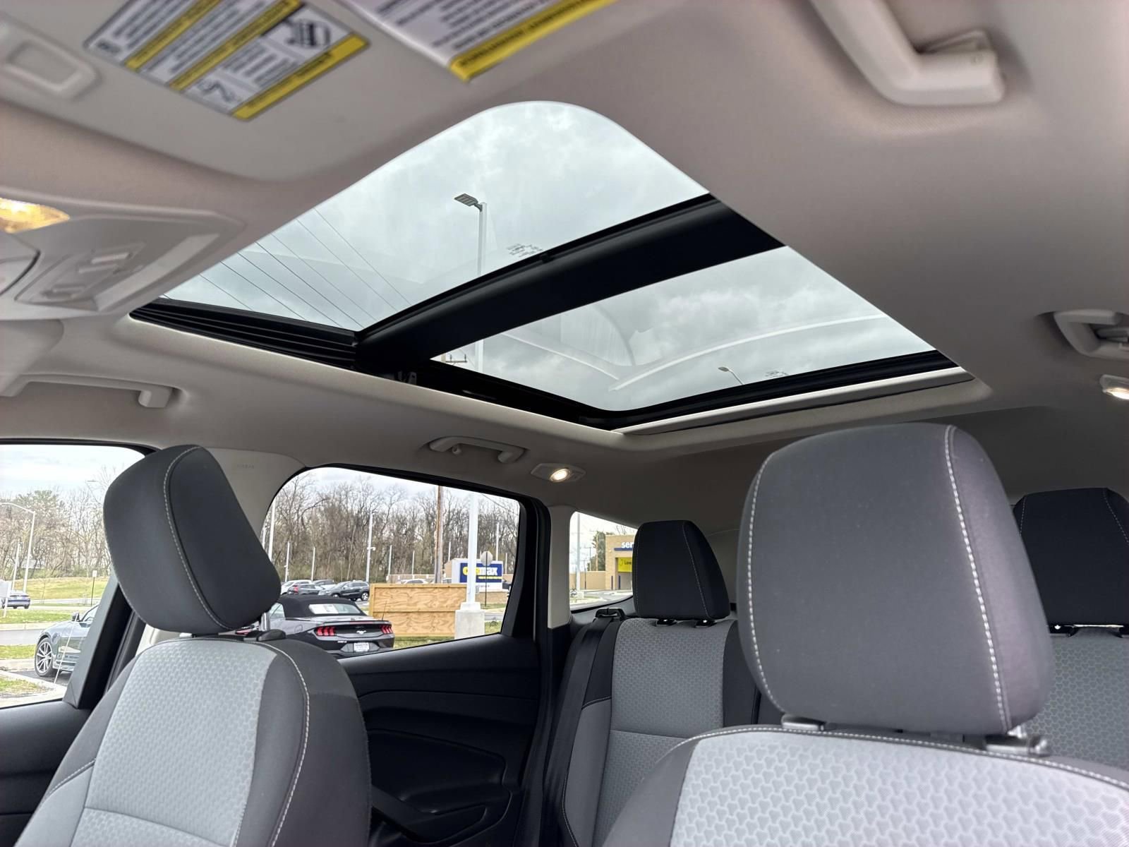 Used 2018 Ford Escape SE image 9