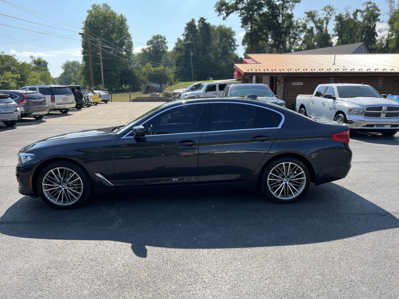 Used 2020 BMW 530i xDrive w/ Premium Package image 8