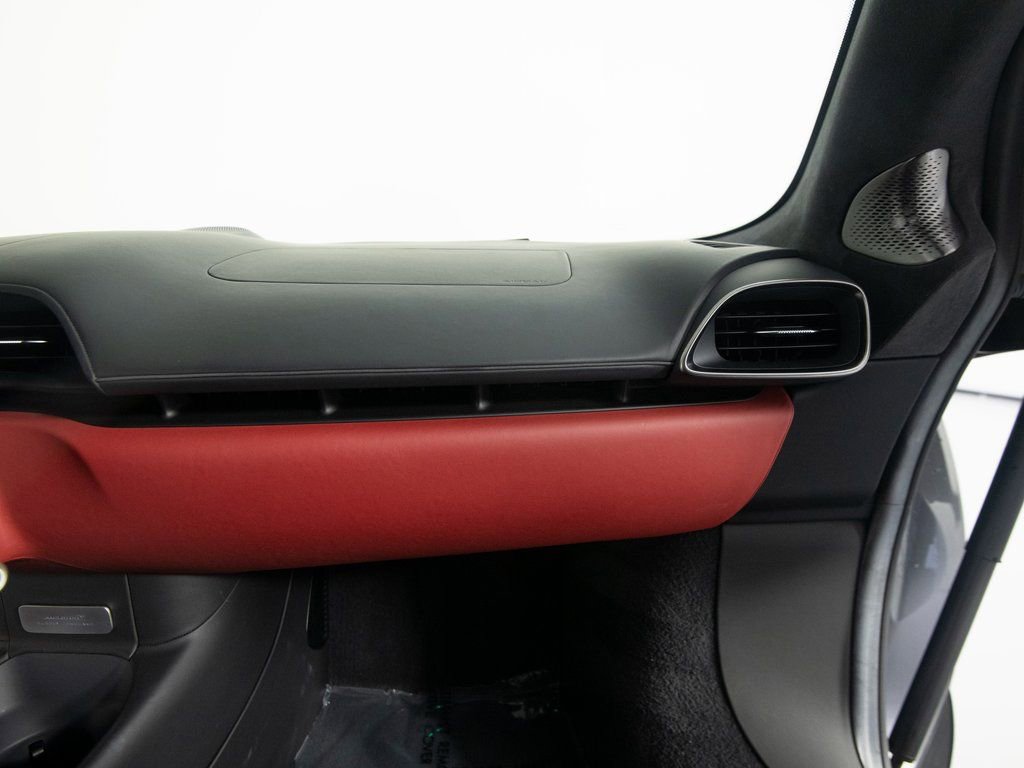 Used 2023 McLaren Artura image 24