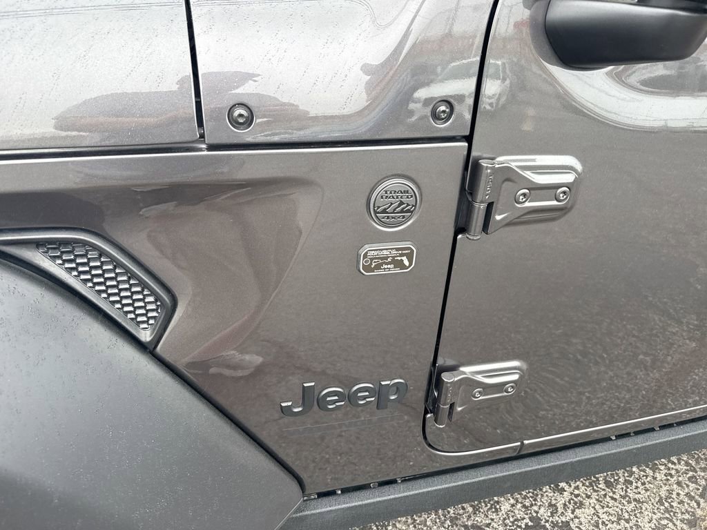 Used 2022 Jeep Wrangler Sport AWD/4WD image 36
