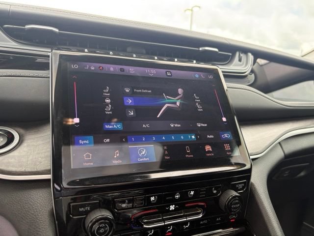 Used 2022 Jeep Grand Cherokee Limited 4xe w/ Luxury Tech Group II AWD/4WD image 17