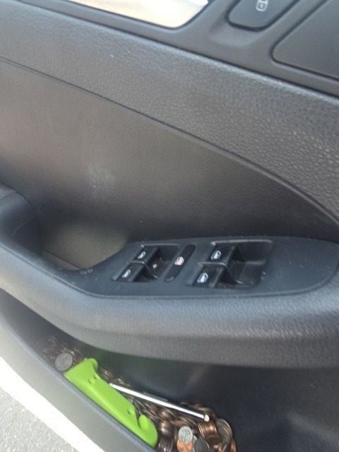 Used 2012 Volkswagen Jetta SEL FWD image 18