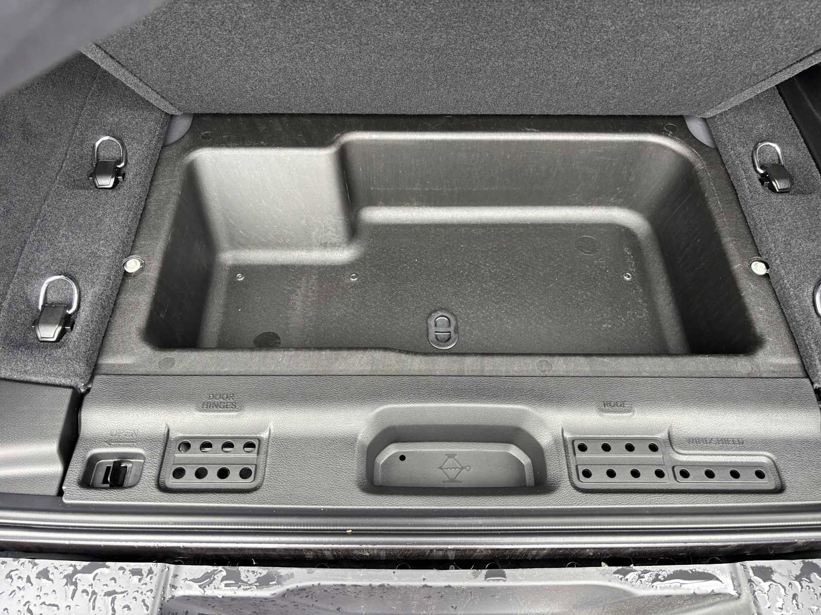 Used 2025 Jeep Wrangler Sahara image 14