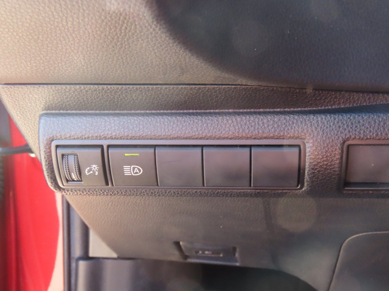 Used 2020 Toyota Corolla LE FWD image 25