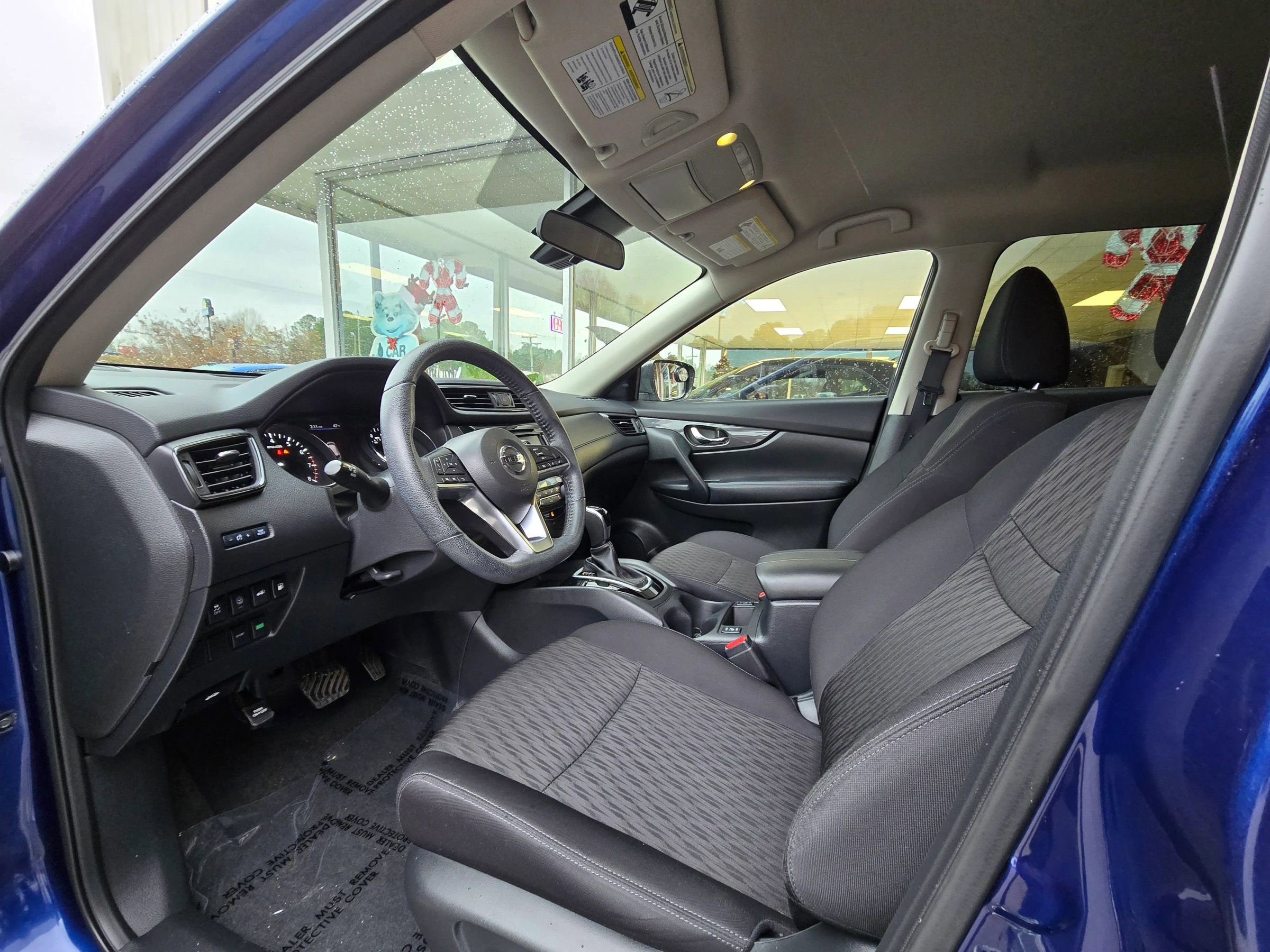 Used 2020 Nissan Rogue SV image 9