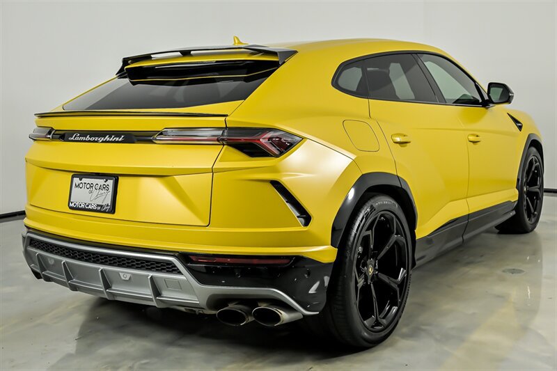 Used 2019 Lamborghini Urus AWD/4WD image 9
