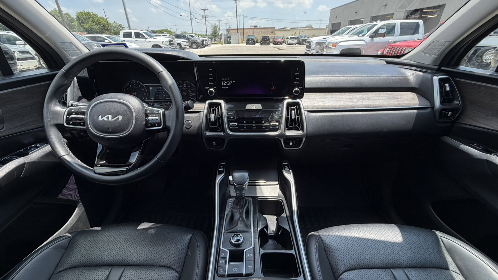 Used 2023 Kia Sorento EX w/ Panoramic Sunroof Package FWD image 23