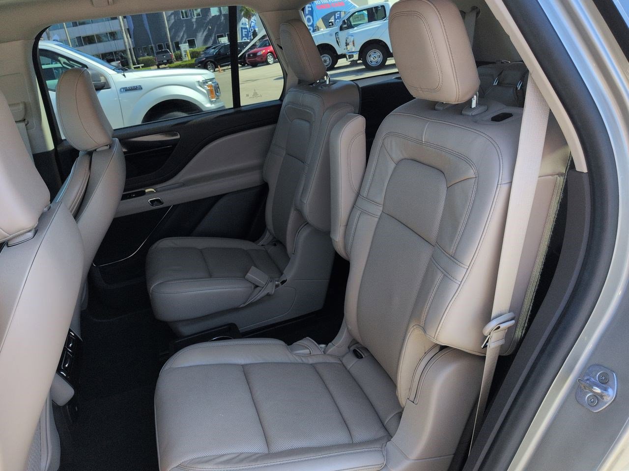 Certified 2023 Lincoln Aviator Reserve RWD image 15